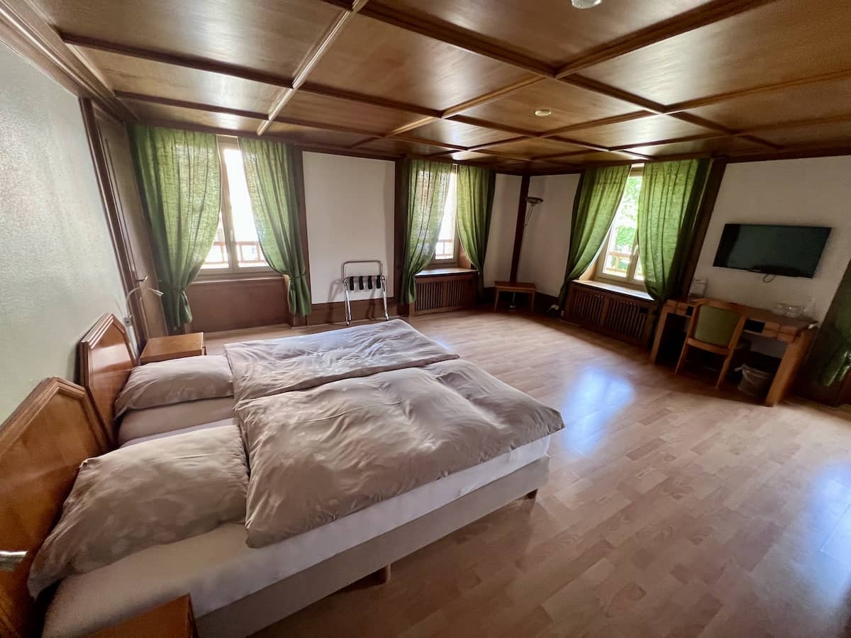 Aigle, Couvet - room