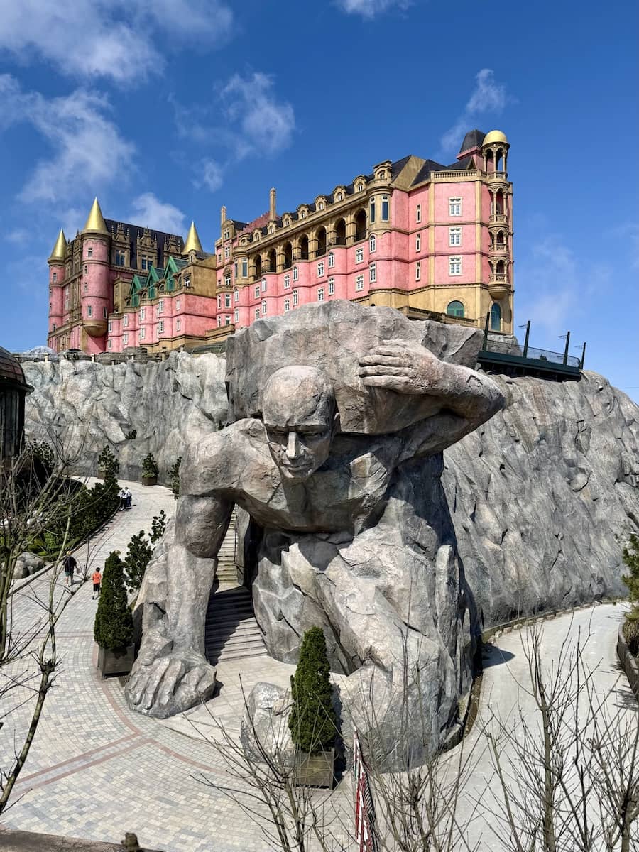 Atlas sculpture, Ba Na Hills
