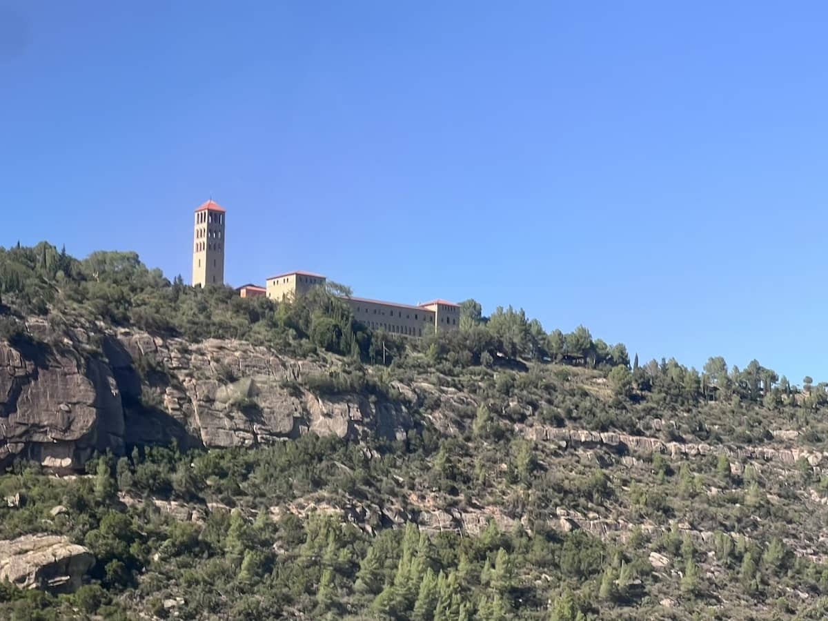 Cremellera up the mountain