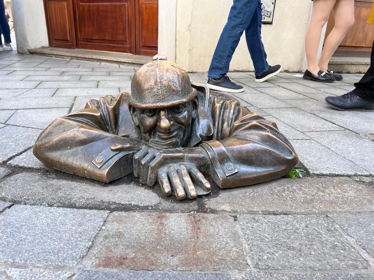 Čumil sculpture