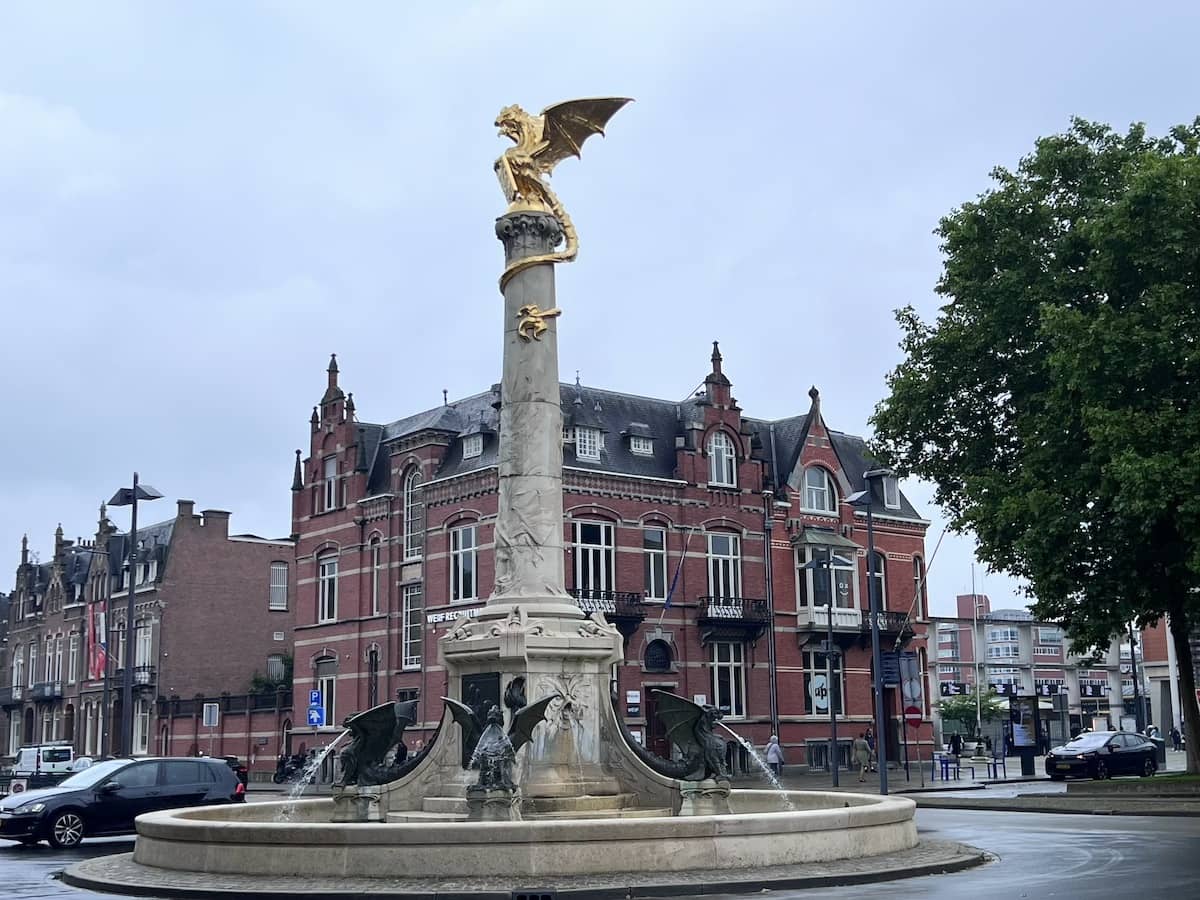 Dragon roundabout in Den Bosch