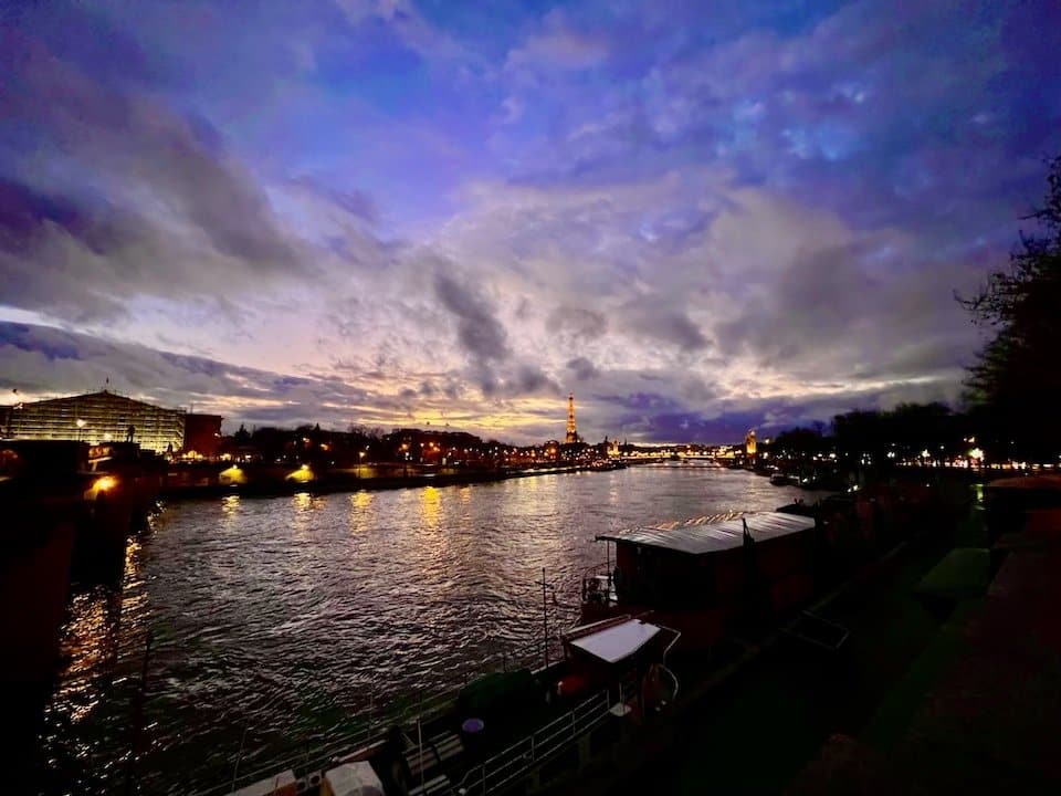 Eiffel tower from Pont de la Concorde