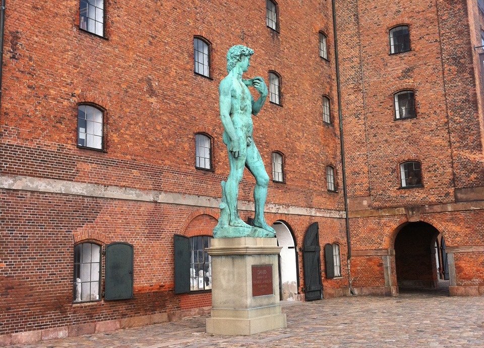 Faux Michelangelo's David statue at Den Kongelige Afstøbningssamling, Copenhagen