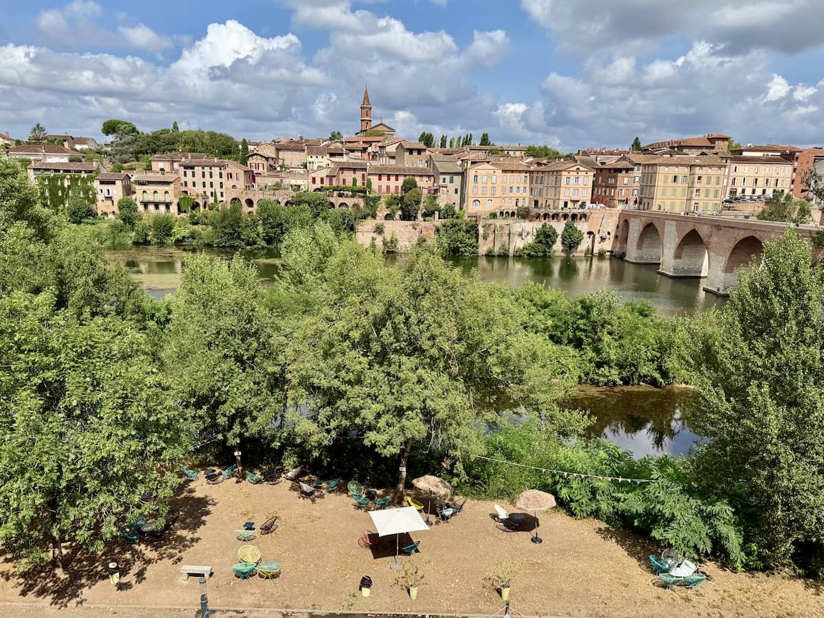 A guingette along the river in Albi