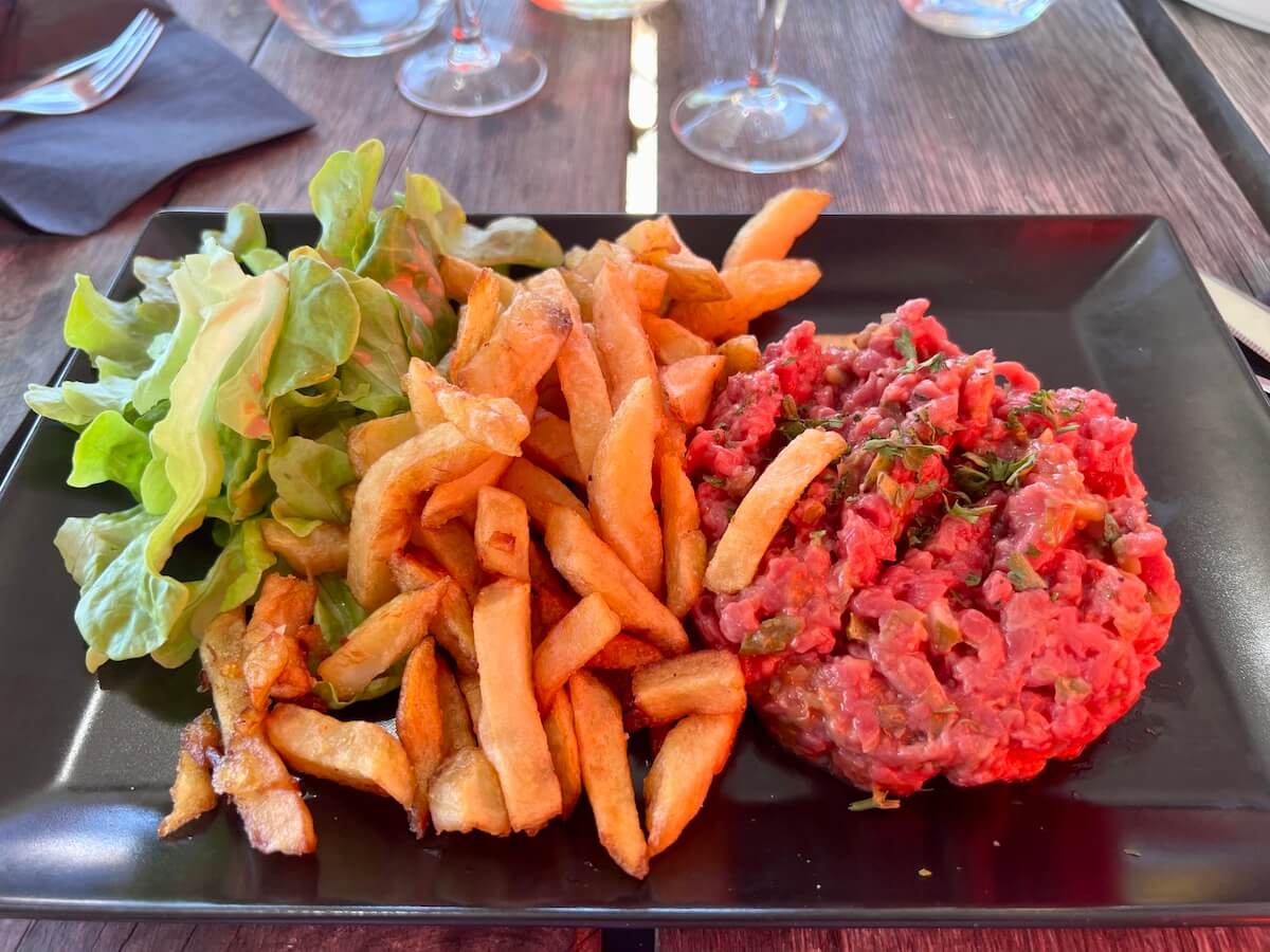 Food at Guingette Thibault