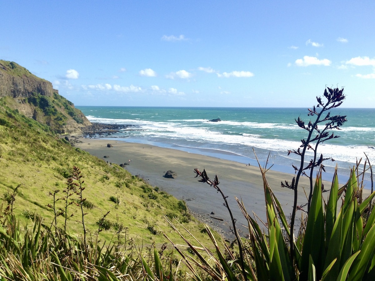 Muriwai, north of Auckland