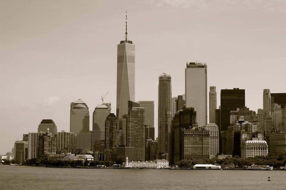 NYC skyline with One World Trade Center in the middle