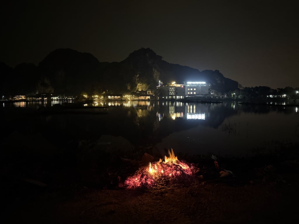 Night views of Tam Coc