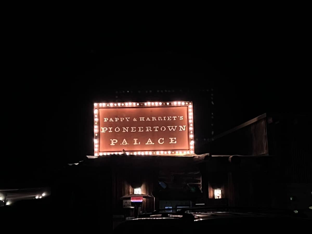 Pappy + Harriet's