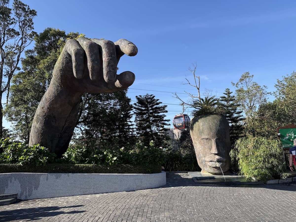 Statues at Ba Na Hills