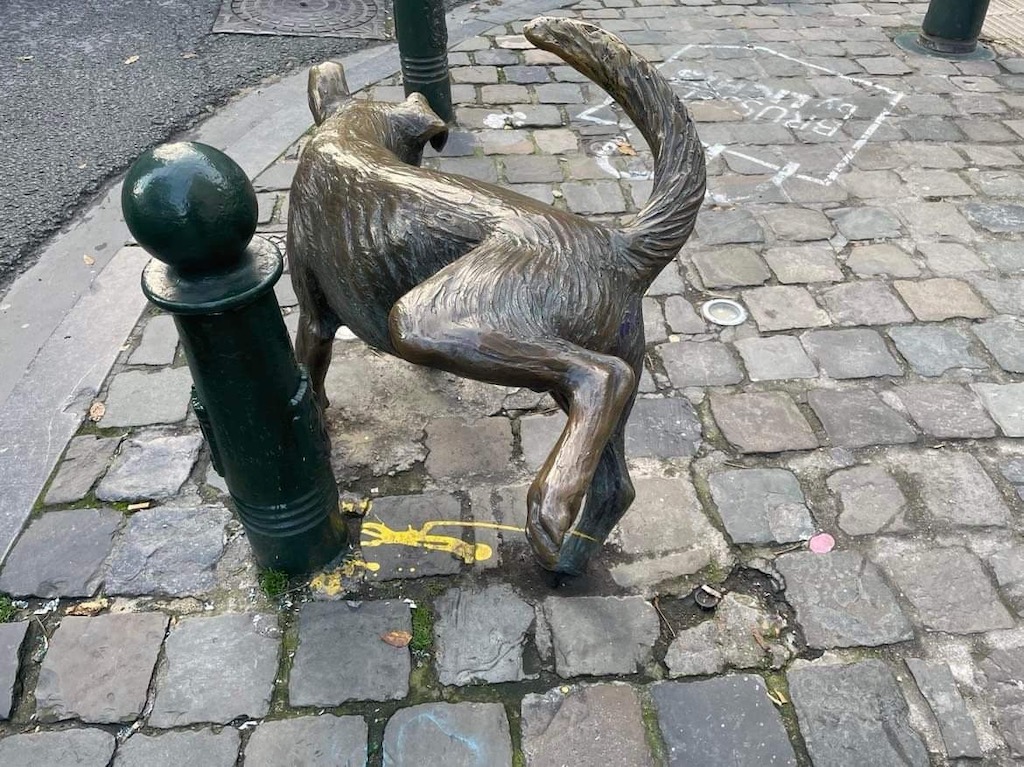 Zinneke Pis, dog statue in Brussels