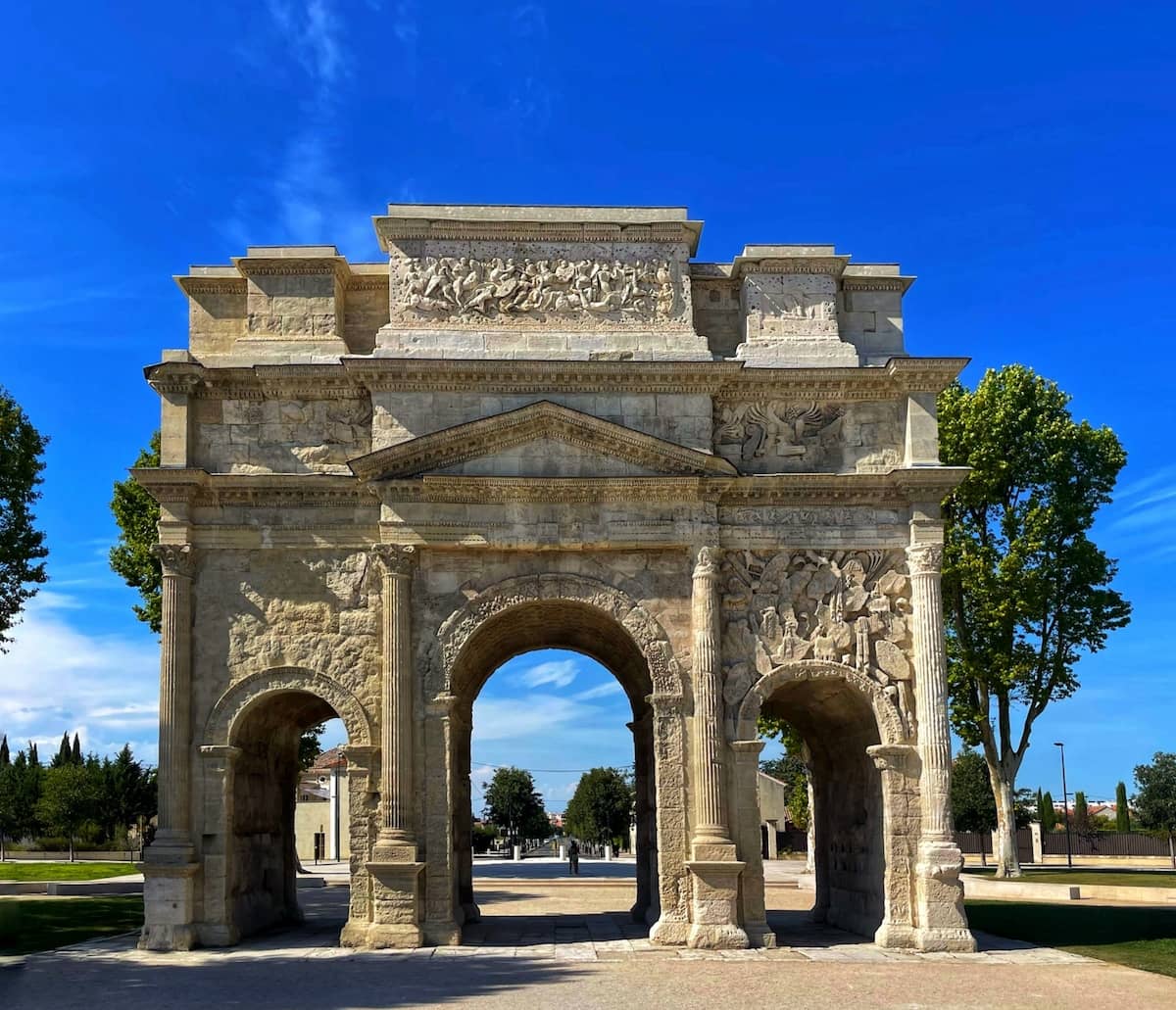 Roman triumphal arch in Orange, France - Photo by Bernd 📷 Dittrich on Unsplash
