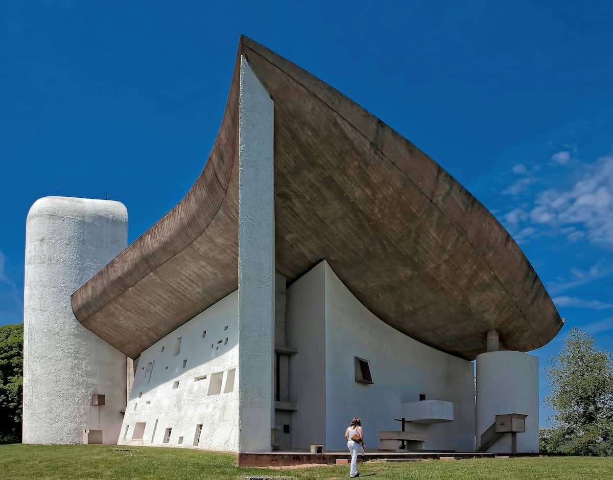 Notre Dame Du Haut, Le Corbusier - Photo by Ricardo Gomez Angel on Unsplash